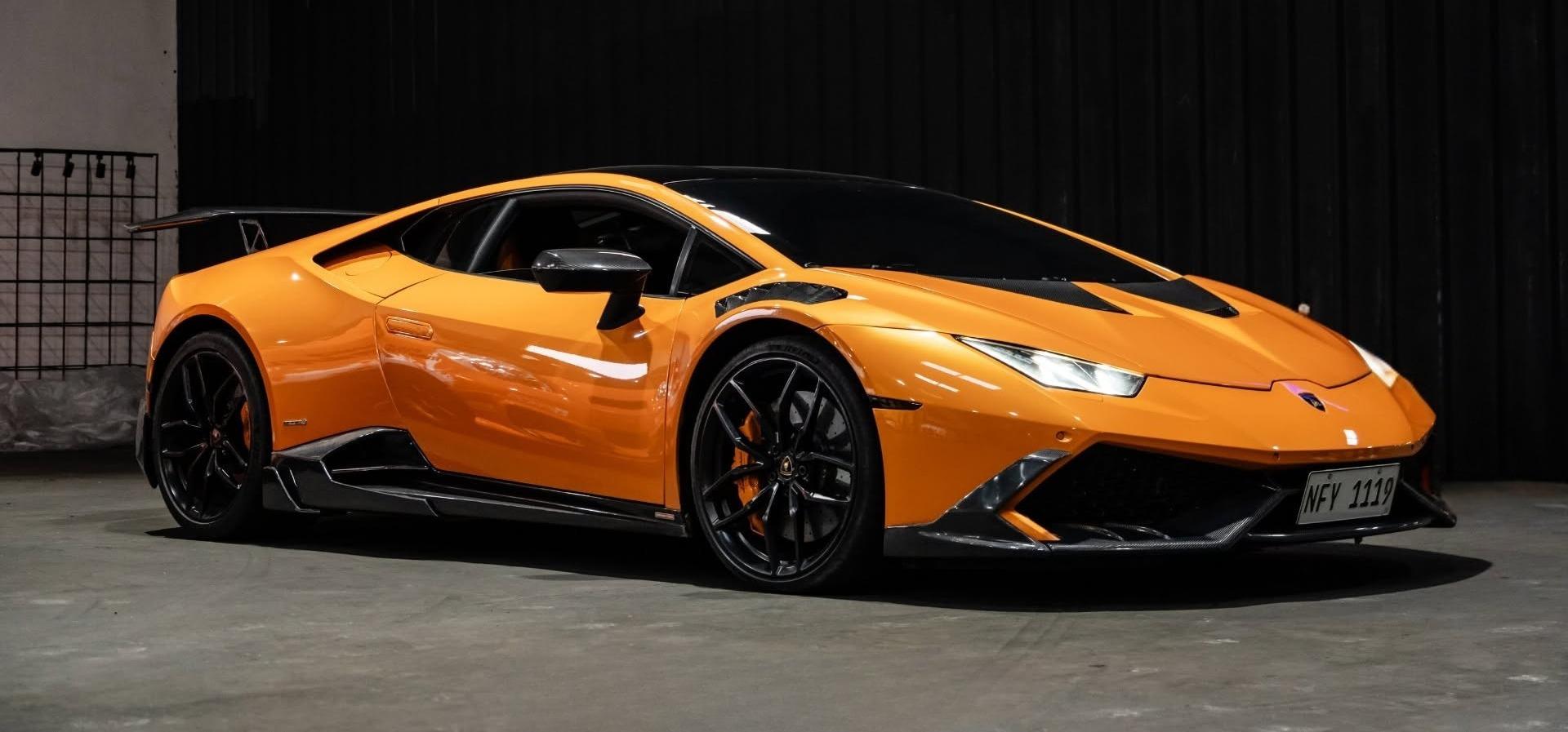 Modified orange Lamborghini Huracán, Garage 559
